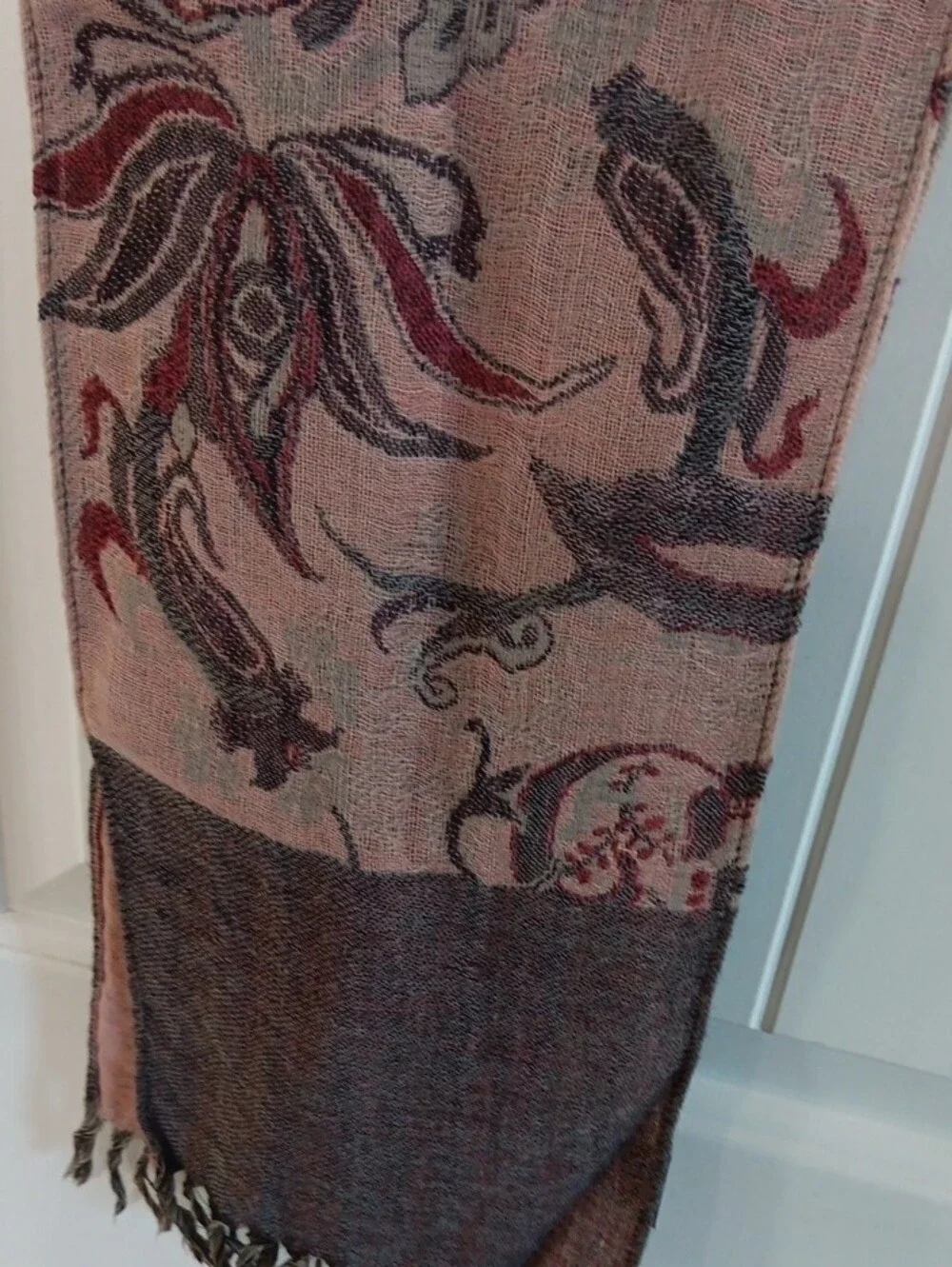 Vintage Pure New Wool Paisley Scarf 58x7 Pink Burgundy Made in India Fringe